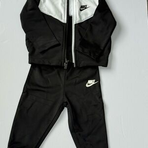 Nike Baby Black and White Sweatpants Set 9 Months